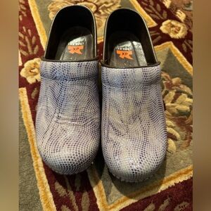 Purple Dansko XP 38 ALLIGATOR pattern